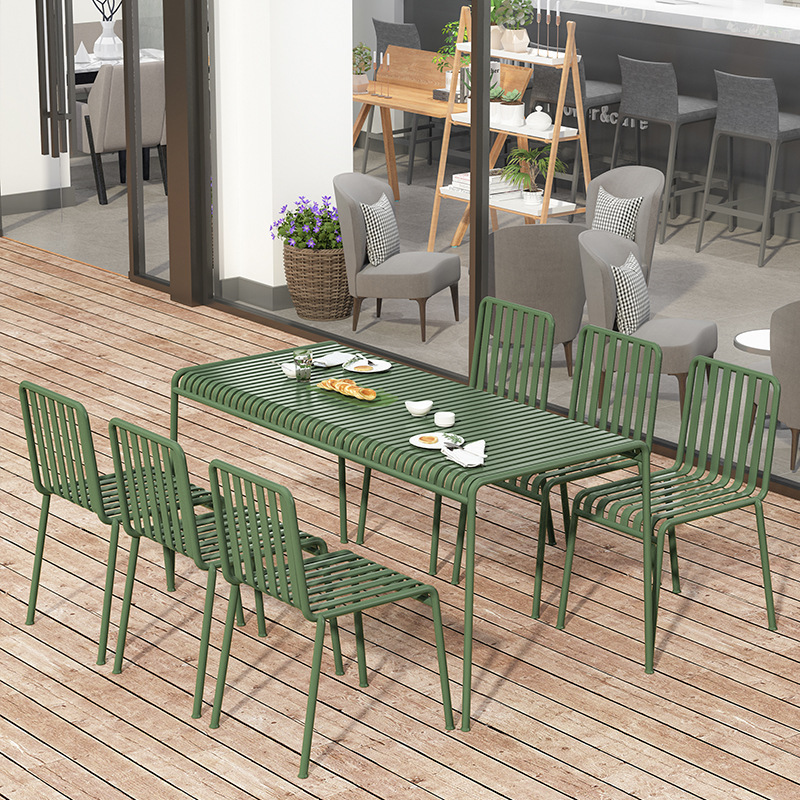 Set tavolo e sedie da esterno  - Outdoor Furniture Cost recensione e prezzo